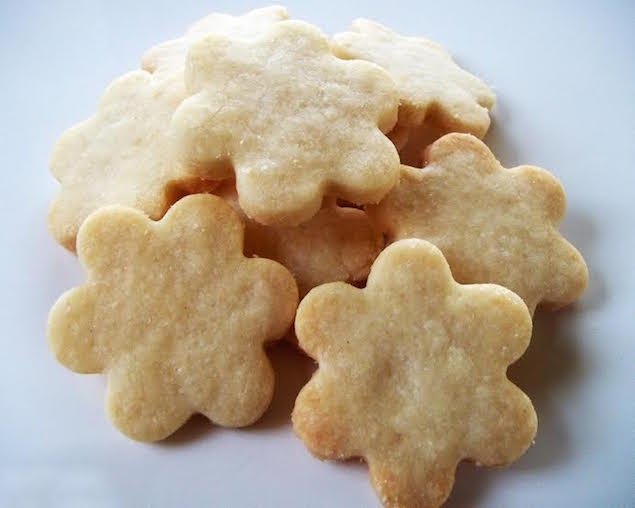 GLUTEN-FREE-SHORTBREAD-COOKIES